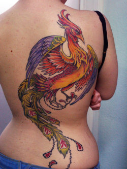 starscreamsswayinghips:  phoenix tattoo by