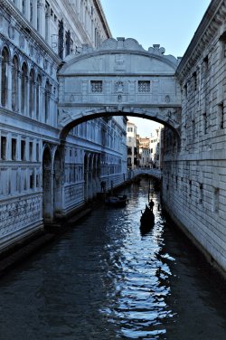 travelingcolors:  Bridge of sighs | Venice