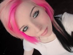 thegirlsofmydreams:  my pink hair by ~NaddyIraVampira