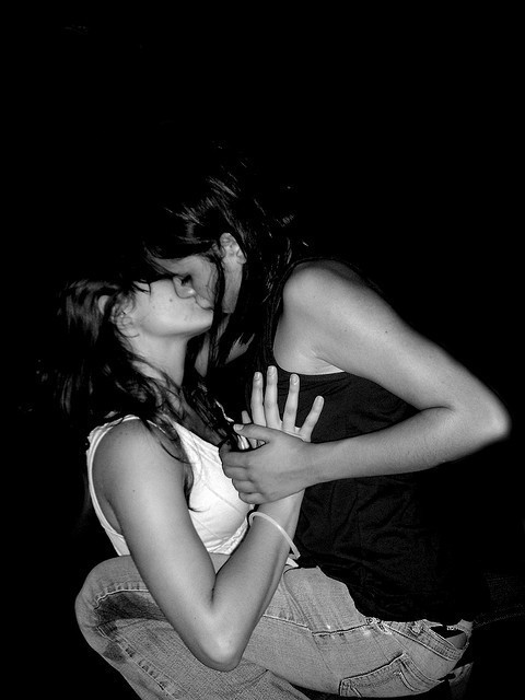 lipsticklesbians.tumblr.com/post/18938130080/