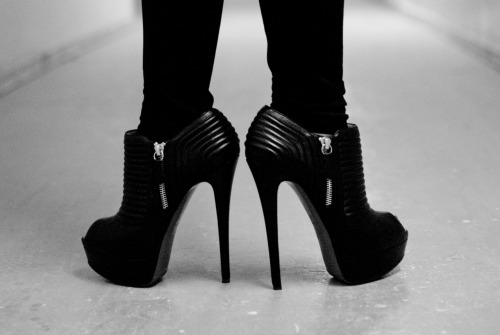 misstwistednurse: The loves of my life - my black leather Louboutin Futura Nappas. Photo by: Bonnie 