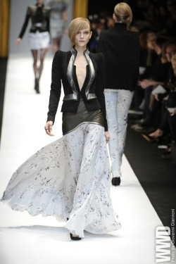 womensweardaily:  Leonard RTW Fall 2012 Maxime