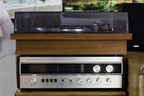 sunsettter:  craigslist/salvation army/goodwill searches now complete and I am happy man 