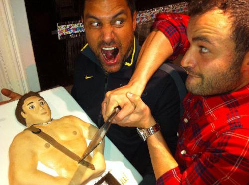 fuckyeahcrixus:*At the 42 of sth birthday of Manu Bennett with Nick E. Tarabay*