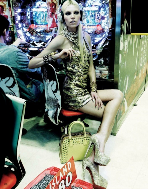 labellefabuleuse:  Aline Weber photographed by Giampaolo Sgura for Vogue Japan, April 2012