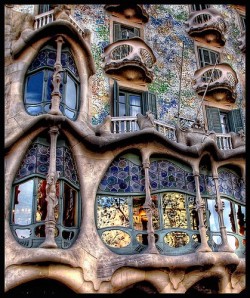 m3n4m3n:  m3n4m3n: Casa Batlló, Barcelona.