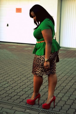 ancestryinprogress:  foundlovedshared:  She is Perfection… blackfashion:  www.citm28.blogspot.com   My. God. 