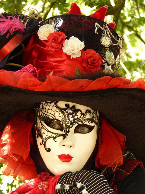 myvenetianmask:  Romantic red 