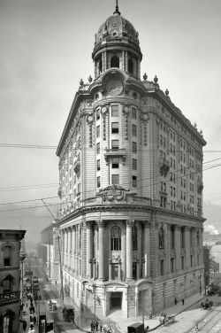 onlyoldphotography:  missfolly:  Wabash Station
