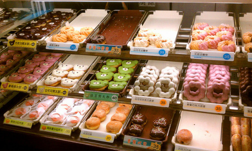 taiwanesefood: Mister Donut by d.dawg on Flickr.