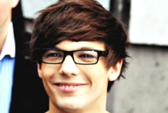 TIUDFJKCHV so. many. gifs. and. pictures. of. Louis. in. glasses.