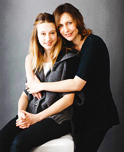 Porn Pics Vera Farmiga and Taissa Farmiga - Entertainment