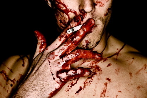 technicallyemily:  This picture has an entire story behind it, you just have to write it as you think. 