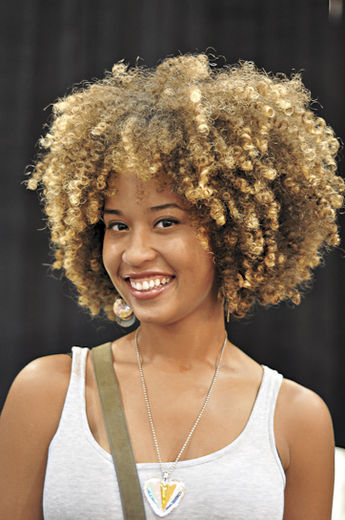 youngblackandvegan:ms-nappy:The versatility of natural is ENDLESS!… no, I don’t own any of these… Ag