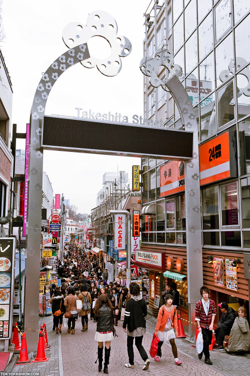 The famous old &ldquo;Takeshita Dori&rdquo; sign is GONE! It&rsquo;s been replaced by this shiny new