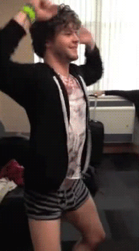 keepcalmandkerrieon:  dreamsarehaunt3d:  w0rlds-apart:  gladyoucamebrazil:  REBLOG FOREVER ! AHAHAHAHAHHAHA lol  oh hi  the bulge though guys  he rehearsed this very routine in my bedroom x 