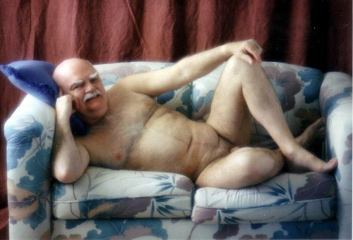 http://senioretgay2.tumblr.com/post/18904560312