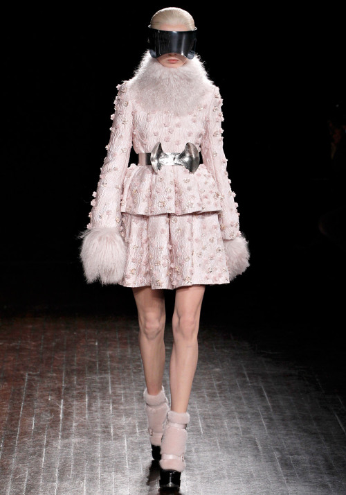 fuckyeahvintagediary:  Alexander McQueen FW 2012,Aleksandra Marczyk
