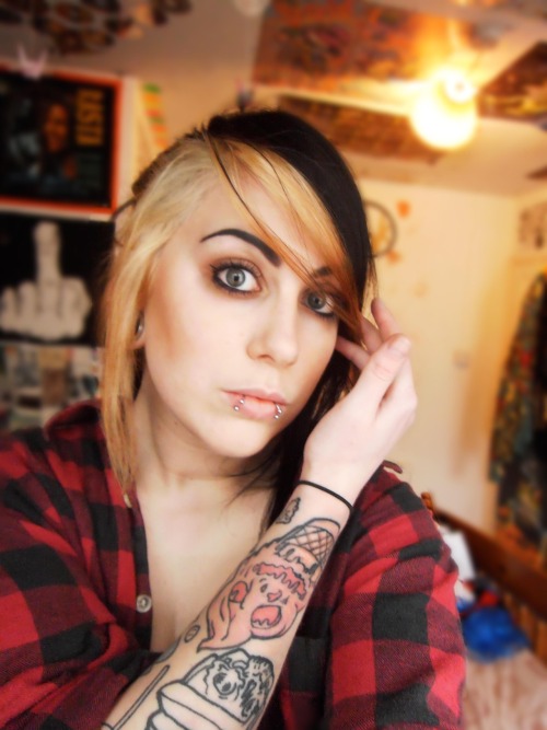 planetsp00n:  Serious face. 