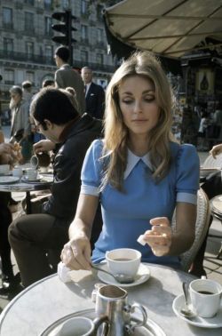 A candid photo of Sharon Tate in Paris,