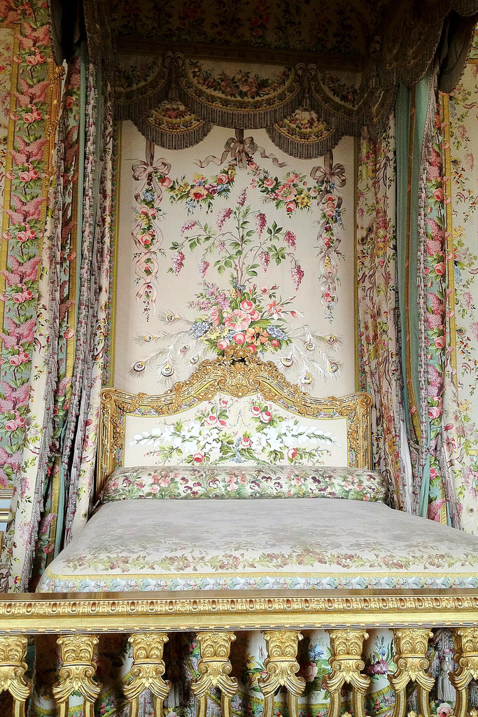 rosettes:  Marie Antoinette’s bed, Palace of Versailles