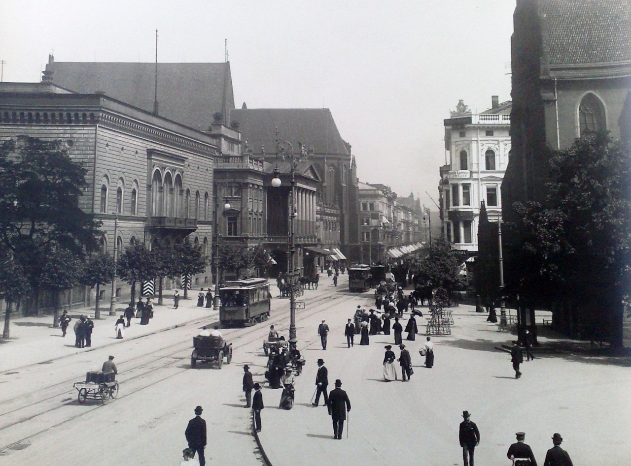 polishhistorynerd:  legrandcirque:  Schweidnizer Strasse, Breslau, Germany (now Wrocław,