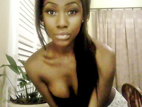 chocolatehighhh:  chocolatehighhh:  seductive  lol omg this is so long ago 