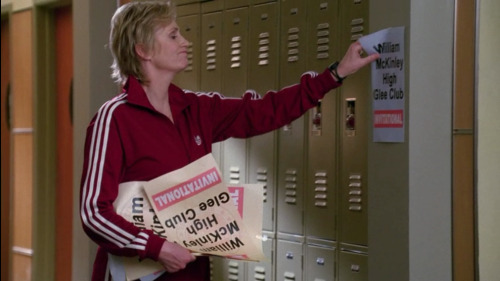 tiktokofoz: mzminola: OMFG. Near the beginning of the episode, I think Will is putting up posters fo