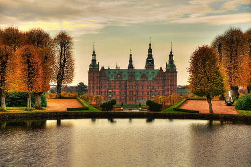 westeastsouthnorth:  Frederiksborg Palace, Hillerod, Denmark 
