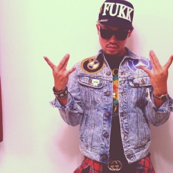 fashonovastyle:  GET BITCH FUKK MONEY (Taken with instagram)