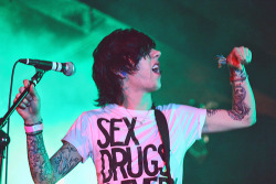 imwatchingfromhell:  David Schmitt | Breathe Carolina 