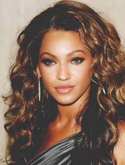 Hellyeahprettygirlss:  If Beyonce And Megan Foxx Made Babies  