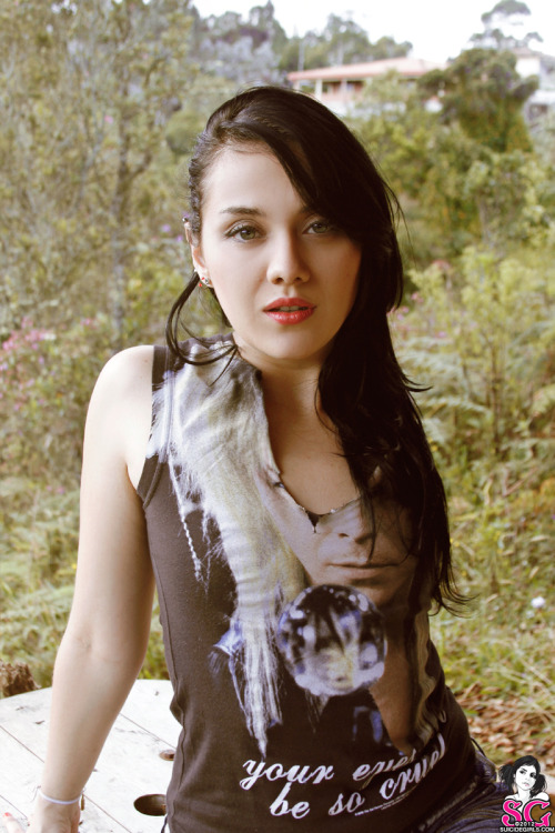 thedarksideofgruff:  Tourniquette - Naked eyes                           Click Here For More Suicide girls