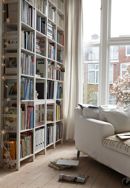 micasaessucasa:   a white family home | the style files  