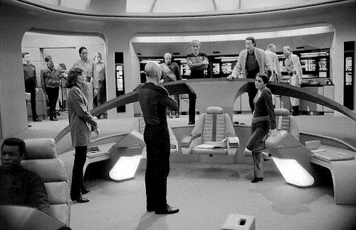 meganleestudio:Pt. 2 - Rare photos from behind the scenes of Star Trek: The Next Generation (more at