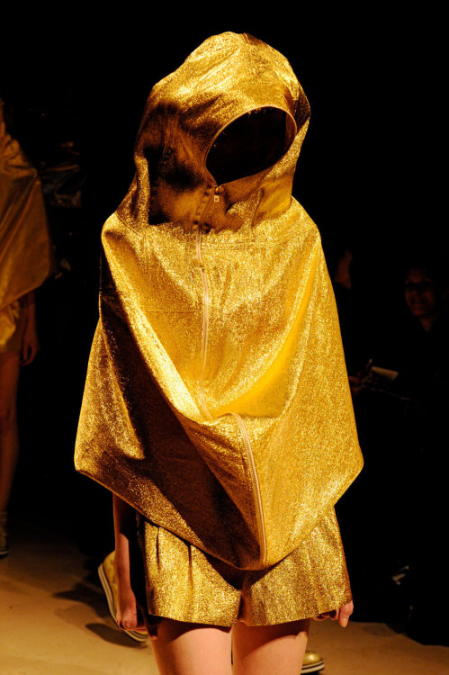 dvorets:  Comme des Garçons Fall 2011 RTW 