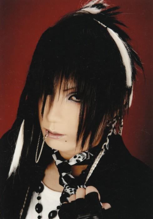 rinzlette:  Aki Sadie