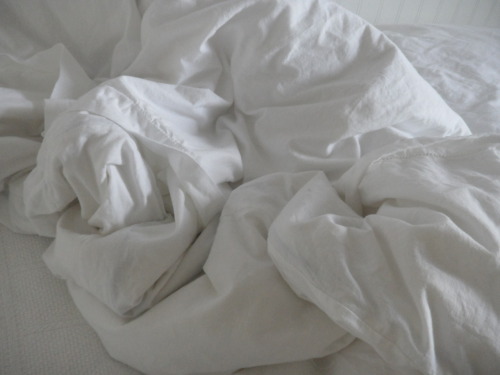 saola: yay, new bedsheets<3