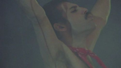 sheerheartattack-queen:Montreal ajsaskjakdjakdj :3