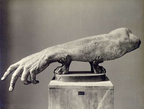 givemesomesoma:Unidentified arm of the Roman (possibly Hadrianic) varietyVatican Museum, Rome
