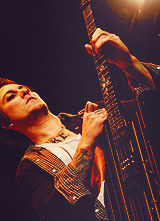 feelthenightbeginning-deactivat:  AMY LEE & SYNYSTER GATES photoset for herzdieb ♥ 