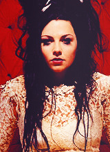 feelthenightbeginning-deactivat:  AMY LEE &amp; SYNYSTER GATES photoset for herzdieb
