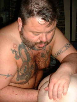 What a lucky guy, being fisted by such a handsome Daddy Master!