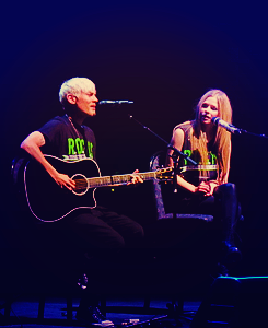 strangrthings:  Avril Lavigne and Evan Taubenfeld (the black star tour in Canada)