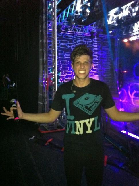foreverandever-luar:  CHAY. 