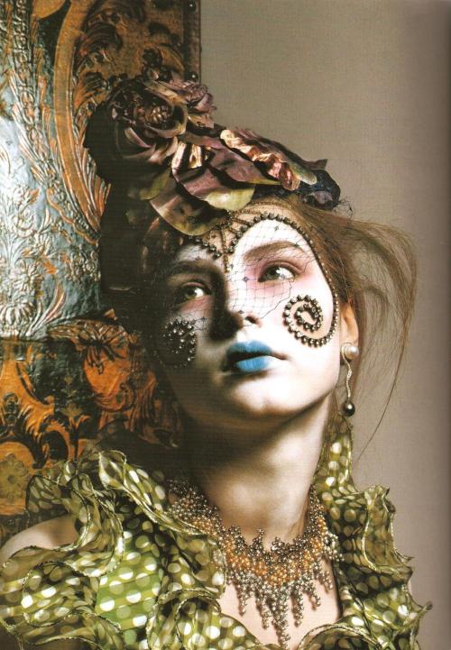 editorialarchive:“Great Exaggerations”: Ruslana Korshunova photographed by Richard Burbridge for V