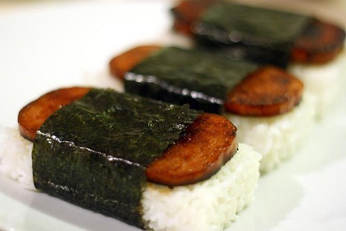 bserk:  lightning-b0lts:  My List of Bes’ Ono Hawaii Grinds (: Spam Musubi Chicken