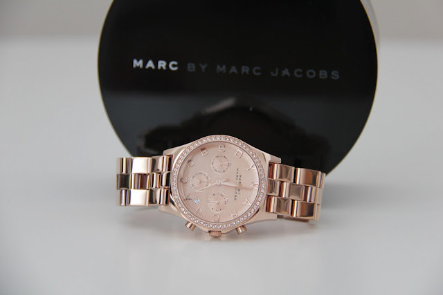 savedbythestylist:  thebluevelvetsea:  Marc Jacobs &gt;  *this is not my picture*