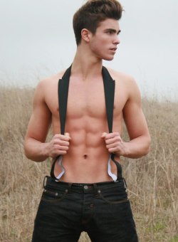 toplessguy:  More Shirtless guy? See it here.