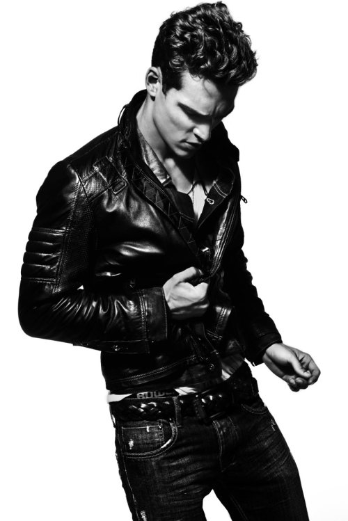 leatheraddict:  Leatherboy du jour/of the day : Alexandre Cunha (mannequin/model)  fall/winter 2012 - 02/2012  